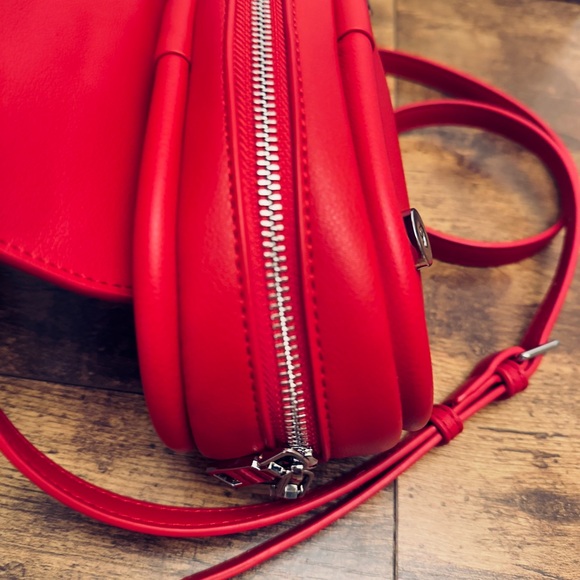 MELIE BIANCO RED CICI SKY RECYCLED VEGAN CROSSBODY SATCHEL BAG NEW - Picture 5 of 7